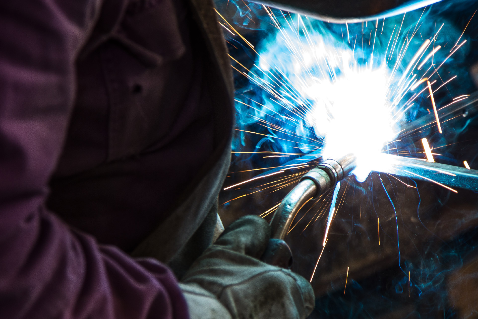 LAVORAZIONE<br>ARTIGIANALE<br> DEL METALLO